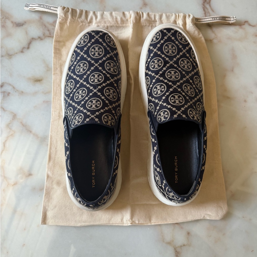 Tory Burch Blue and Cream Patterned Slip-Ons
